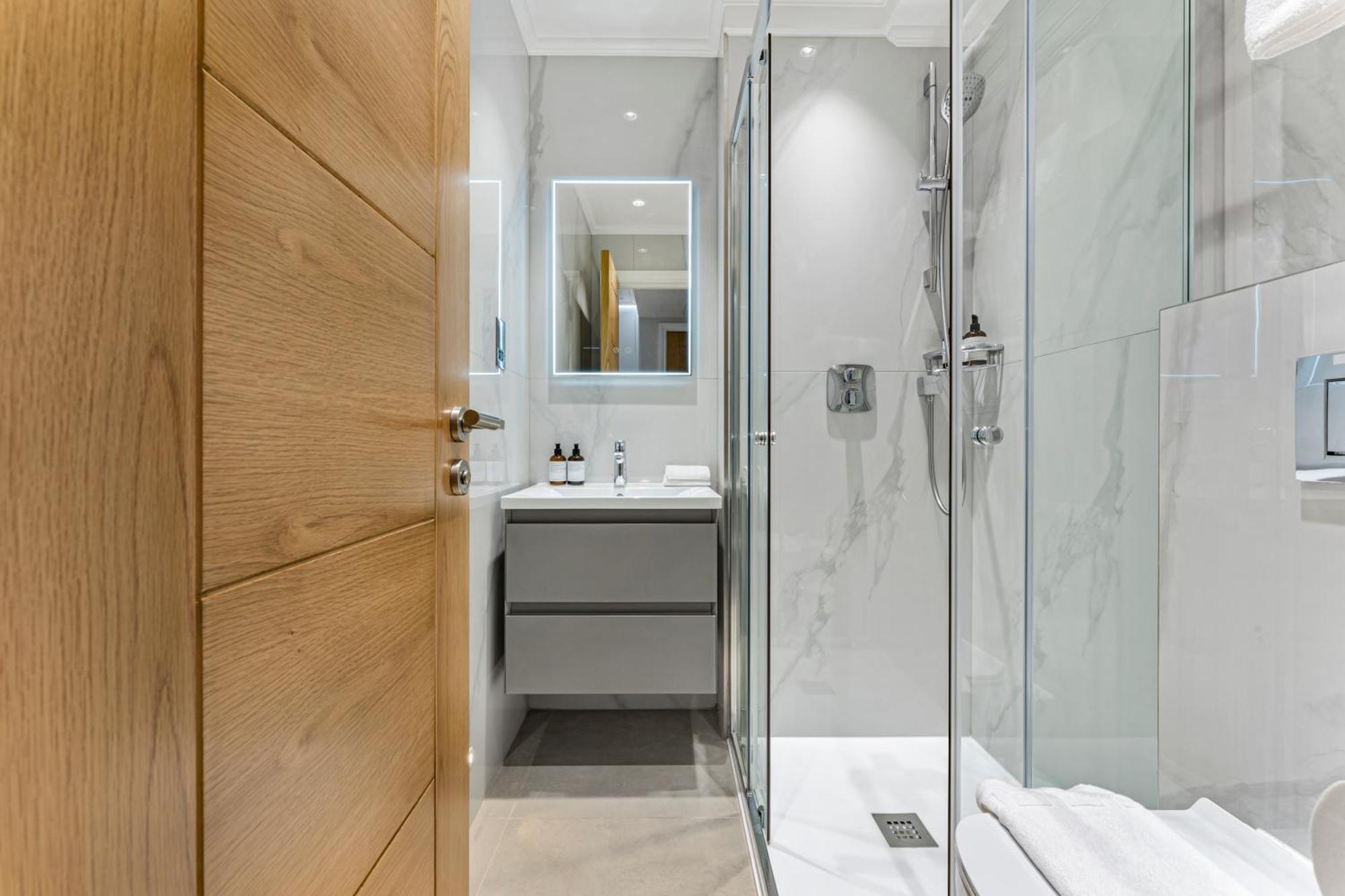 Luxlet - Heart Of Hampstead, *