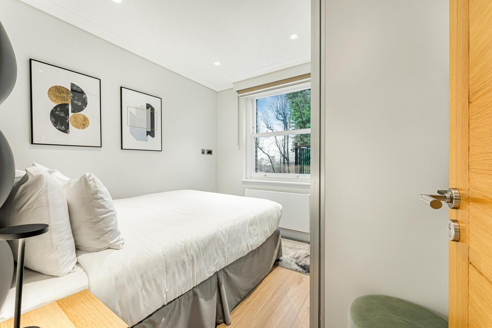Luxlet - Heart Of Hampstead,
